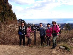 ２）太平洋を背に神峰山頂